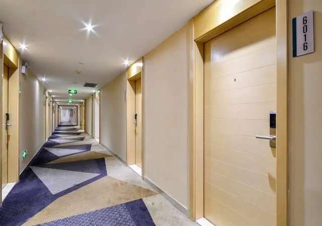 Эньши: City Comfort Inn Enshi Shizhou Avenue
