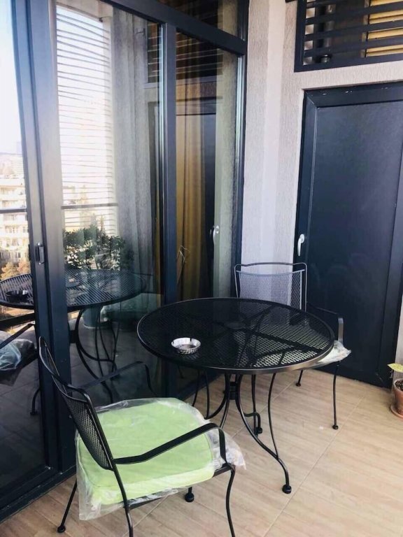 Тбилиси: Sol's M2 White Modern Apartments