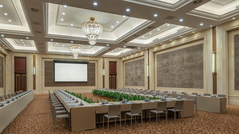 Ухань: Holiday Inn & Suites Wuhan International Expo