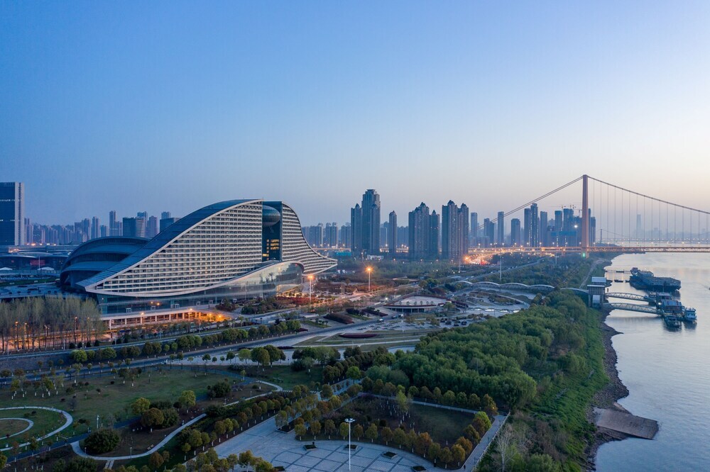 Ухань: Holiday Inn & Suites Wuhan International Expo
