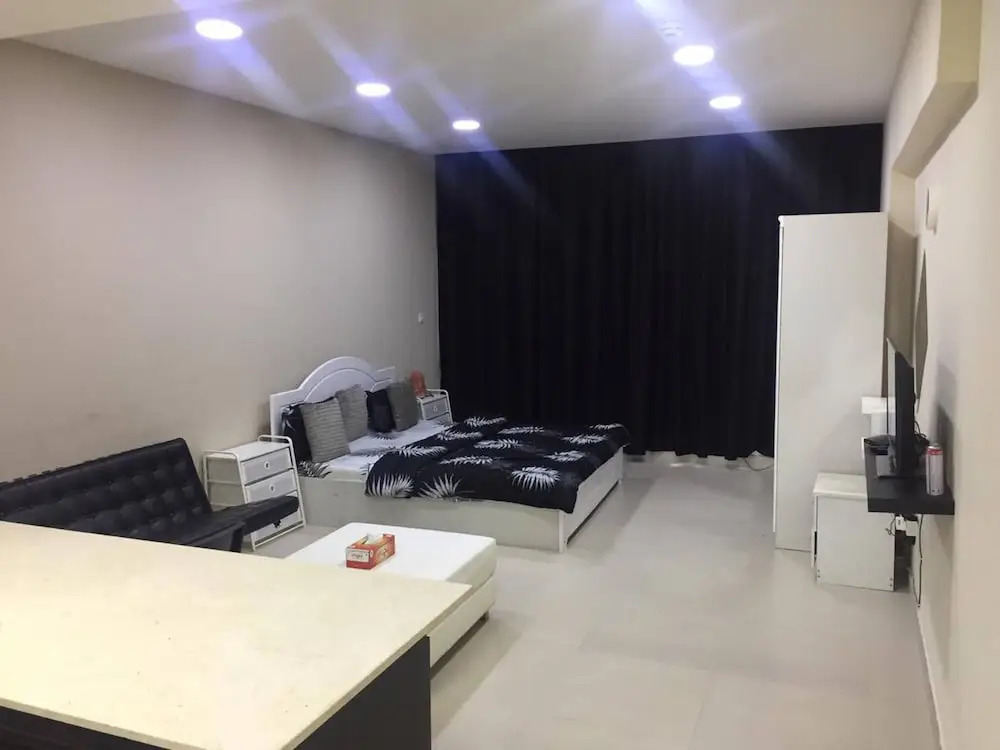 Дубай: 530 Sqft Studio Apartment With Balcony