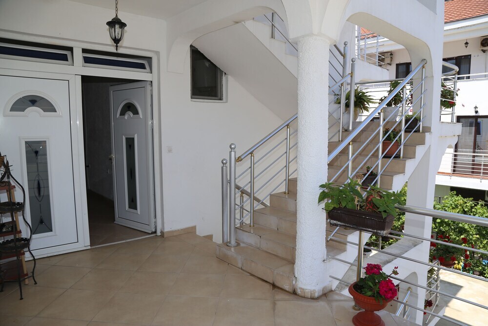 Ульцинь: Exceptional 1-bed Apartment in Ulcinj