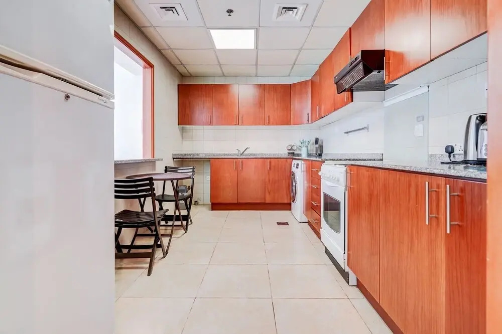Дубай: Palatial 2BR Apartment with Sleek Finish