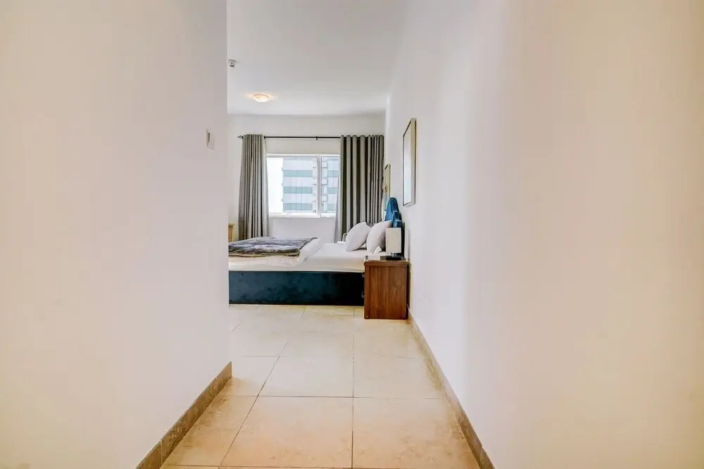 Дубай: Palatial 2BR Apartment with Sleek Finish