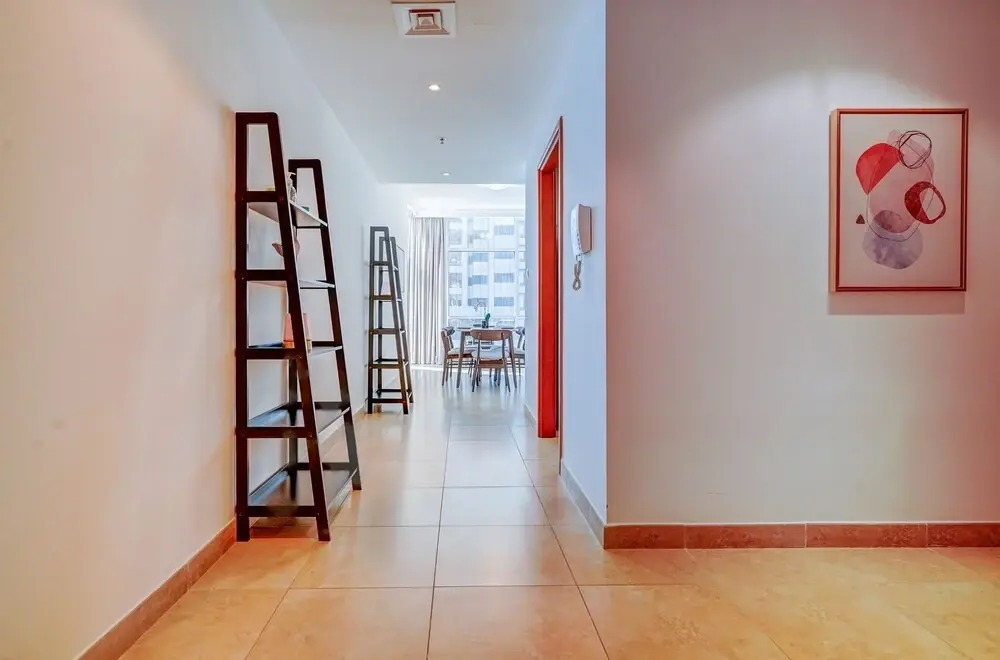 Дубай: Palatial 2BR Apartment with Sleek Finish