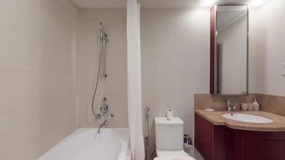 Дубай: 3BR Downtown Burj Khalifa Pool Views