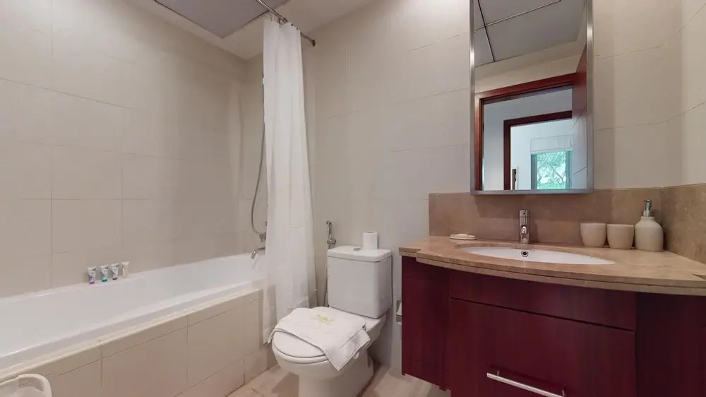 Дубай: 3BR Downtown Burj Khalifa Pool Views