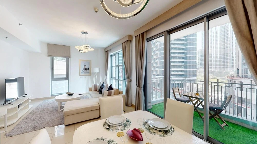 Дубай: 3BR Downtown Burj Khalifa Pool Views