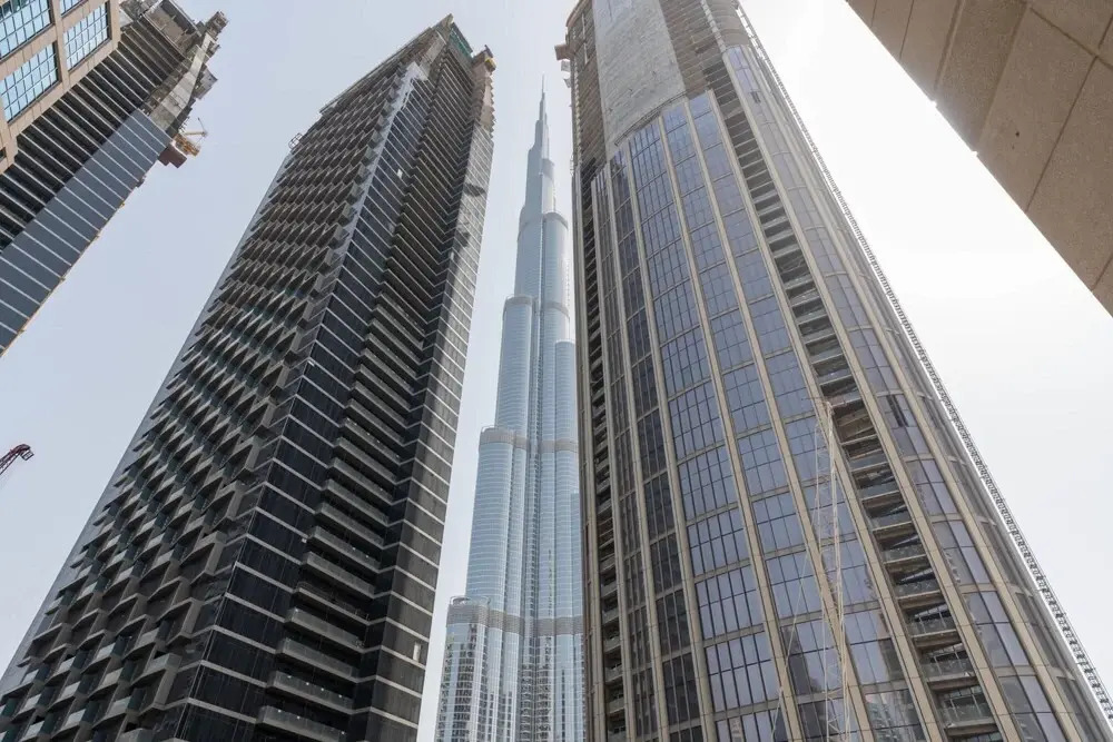Дубай: 3BR Downtown Burj Khalifa Pool Views