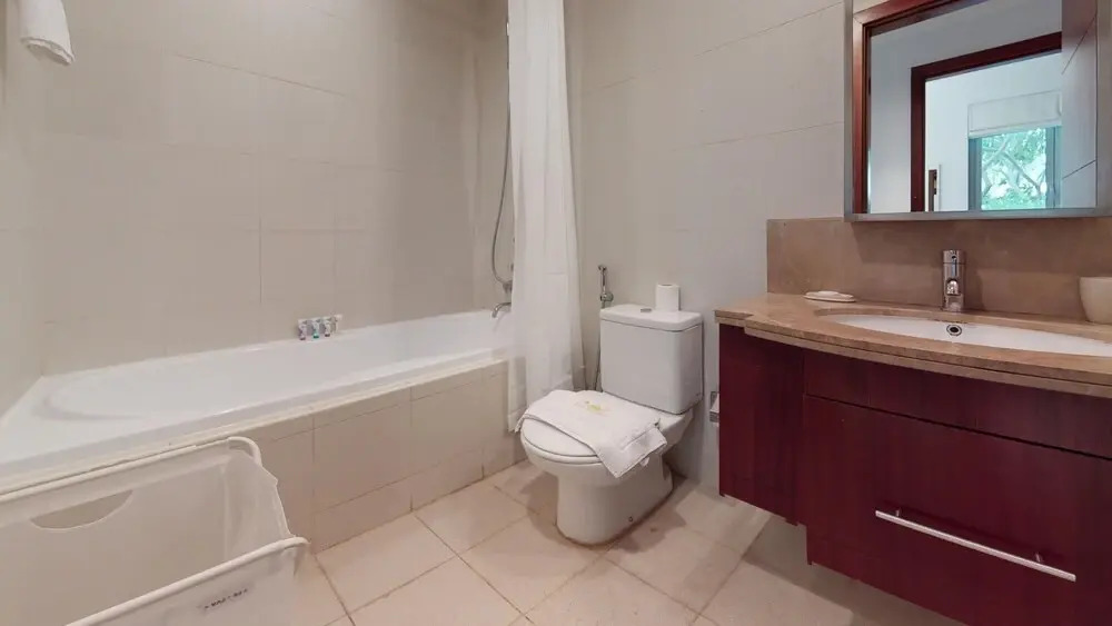 Дубай: 3BR Downtown Burj Khalifa Pool Views