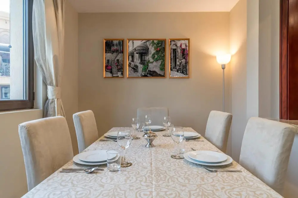 Дубай: 3BR Maids Sleeps10 Downtown Old Town Burjviews, Dubai