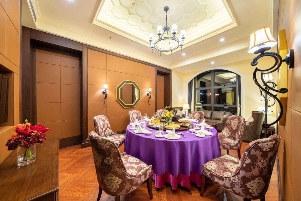 Яань: Howard Johnson by Wyndham Yaan Forest Resort