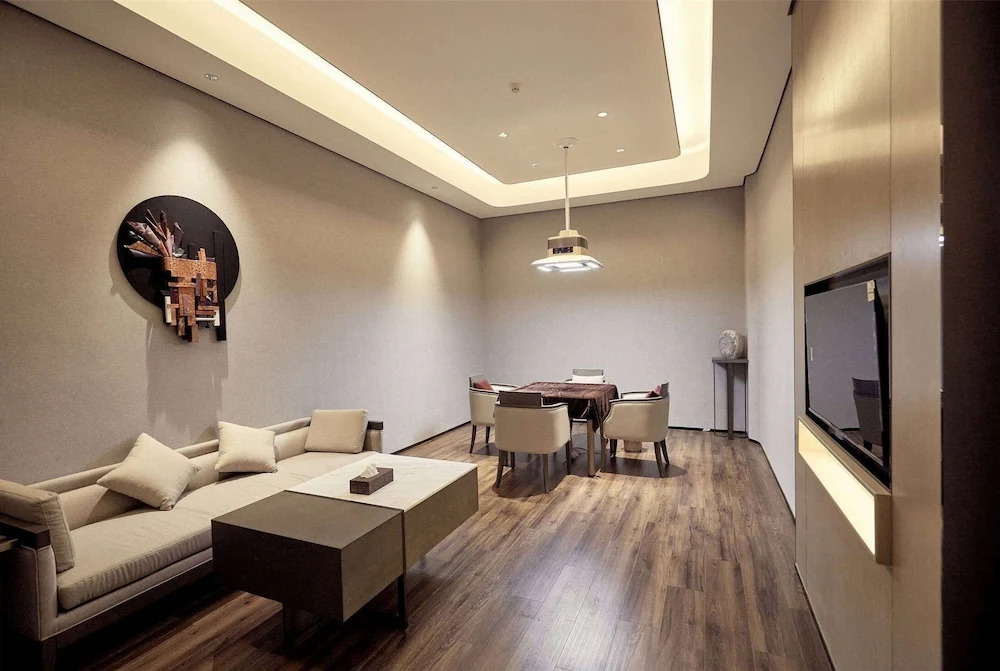 Ибинь: Howard Johnson by Wyndham Tianxiaqiguan Hotel Xingwen
