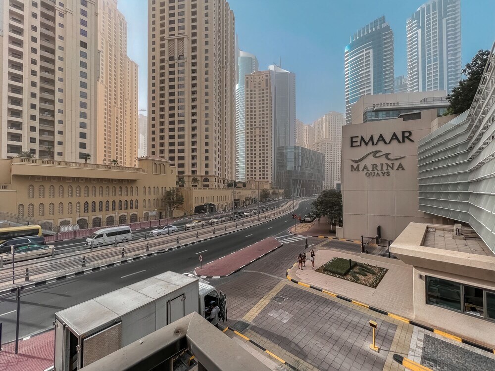 Дубай: Luton Vacation Homes Marina Quays Towers, Dubai Marina, Dubai