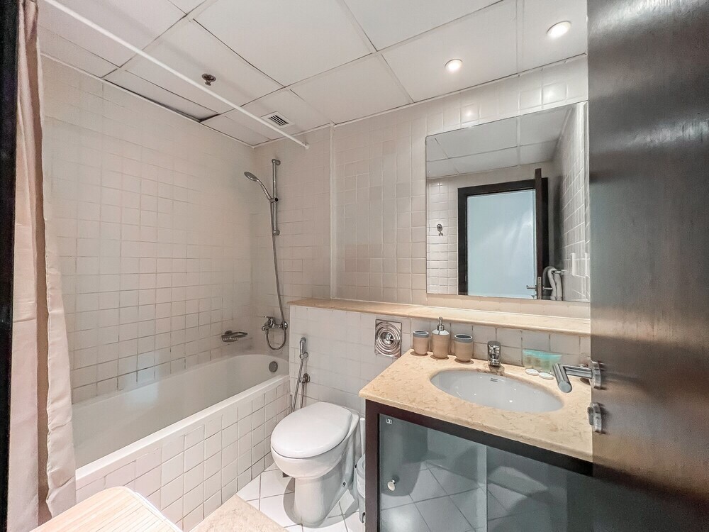 Дубай: Luton Vacation Homes Marina Quays Towers, Dubai Marina, Dubai