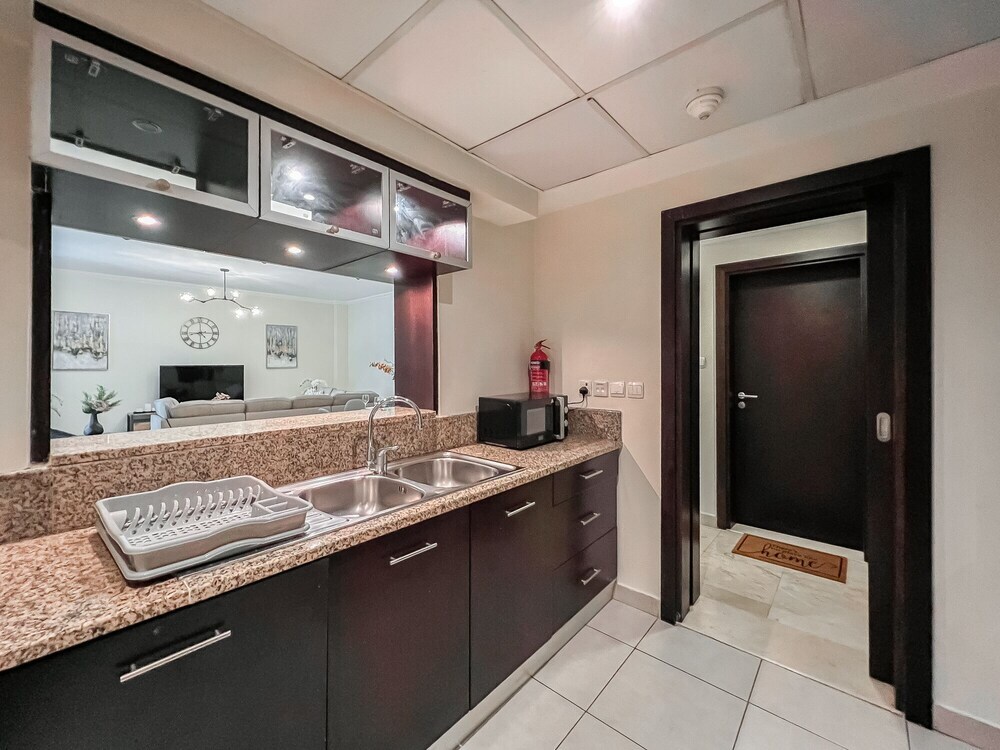 Дубай: Luton Vacation Homes Marina Quays Towers, Dubai Marina, Dubai