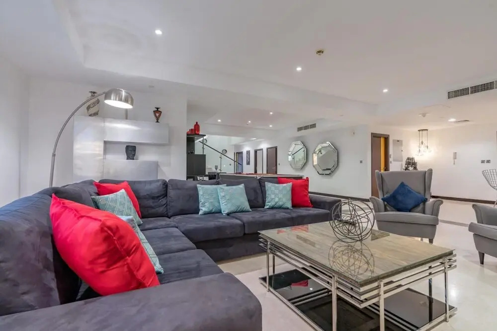 Дубай: Duplex 4BR J B R Architectural Triumphs Beach, Dubai