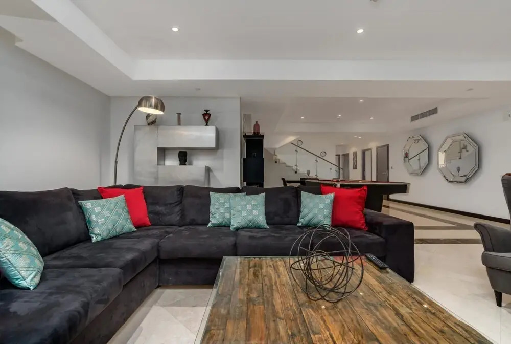 Дубай: Duplex 4BR J B R Architectural Triumphs Beach, Dubai