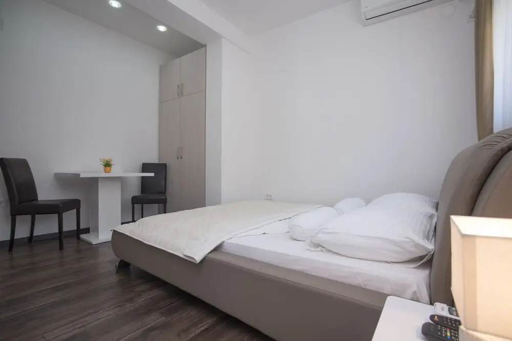 Будва: Helena Apartments
