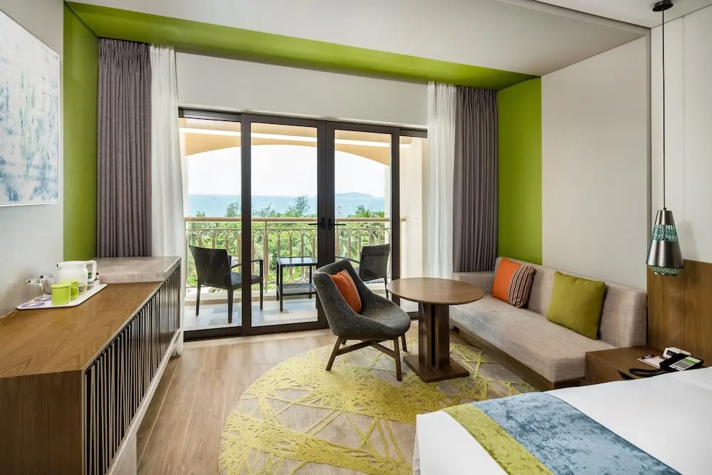 Санья: Holiday Inn Hotel and Suites Sanya Yalong Bay, an IHG Hotel