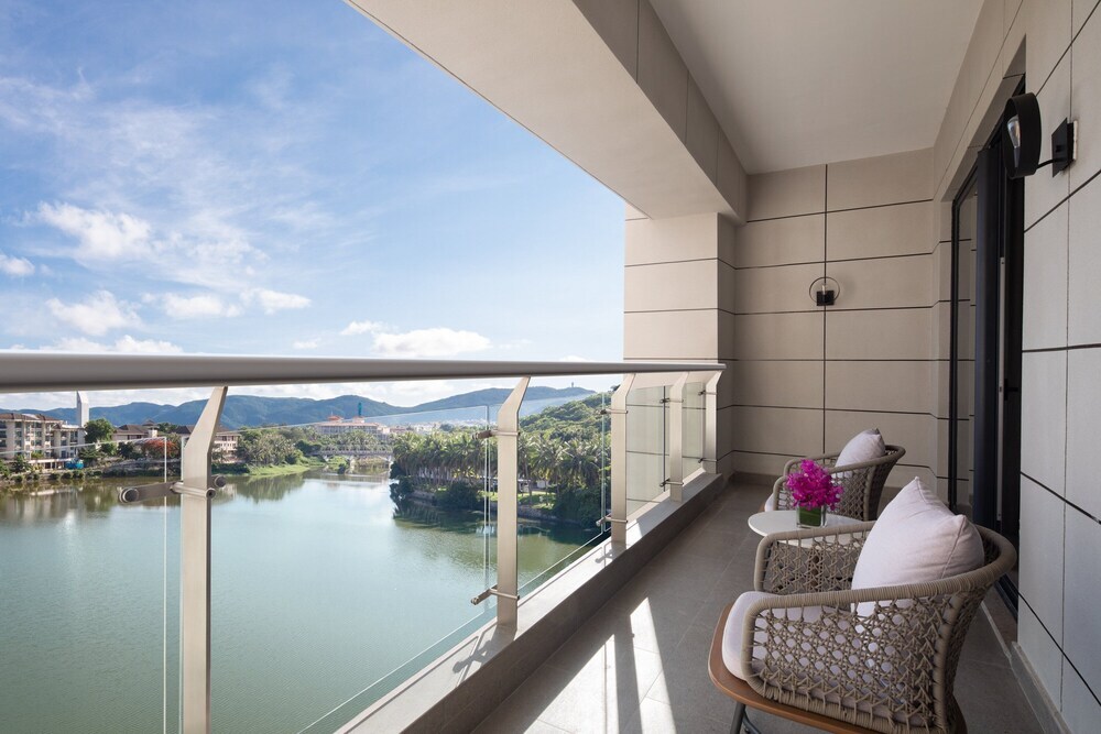 Санья: Holiday Inn Hotel and Suites Sanya Yalong Bay, an IHG Hotel
