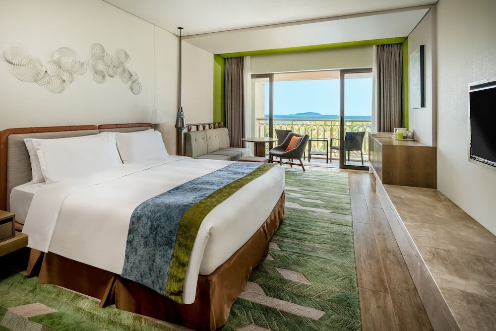 Санья: Holiday Inn Hotel and Suites Sanya Yalong Bay, an IHG Hotel