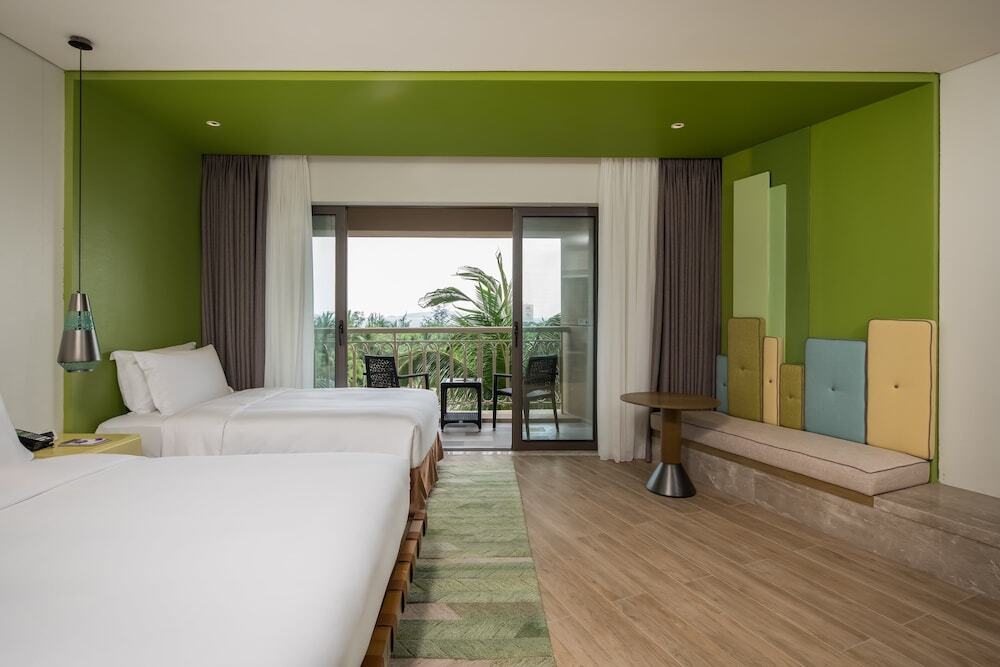 Санья: Holiday Inn Hotel and Suites Sanya Yalong Bay, an IHG Hotel
