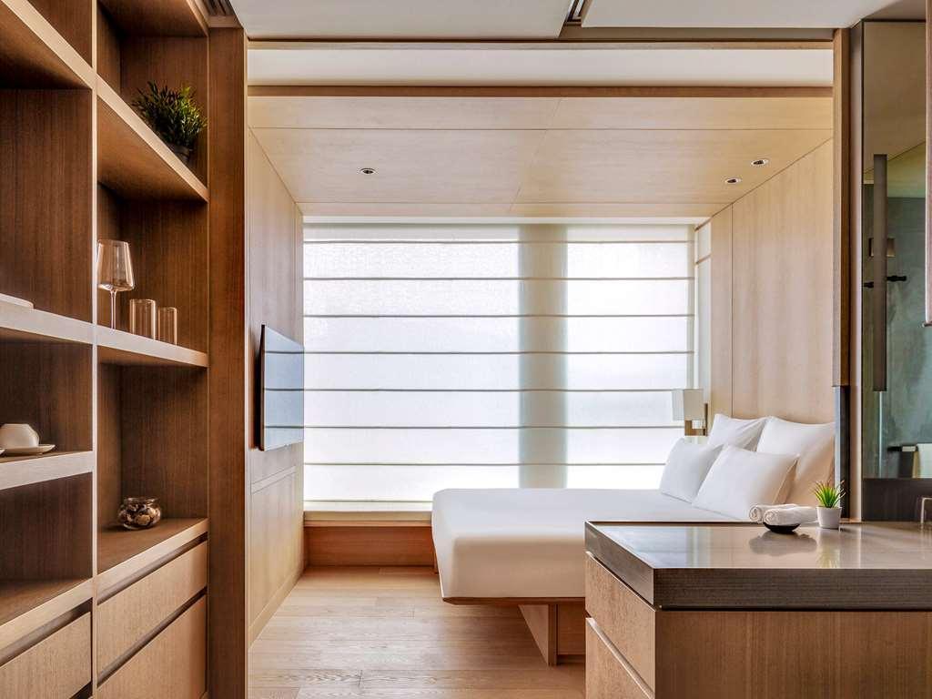 Гонконг: AKI Hong Kong - MGallery