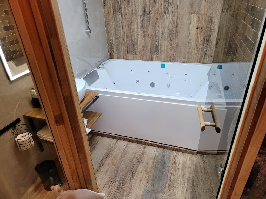 Красноярск: Квартира Spa Loft с сауной и джакузи в жк Scandis