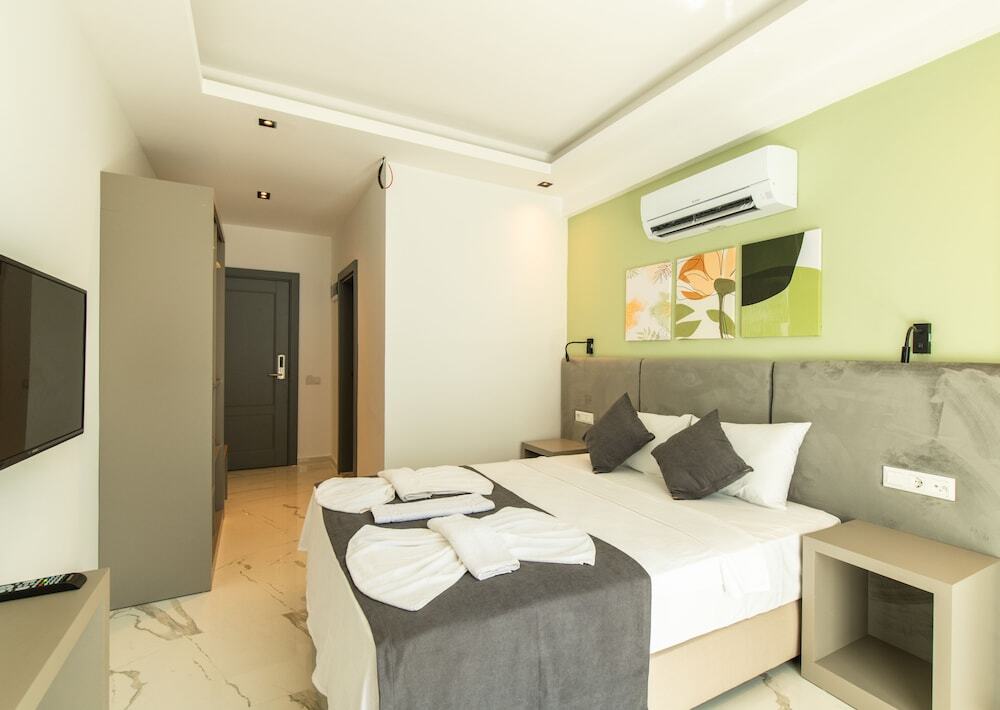 Каш: Leonis Hotel
