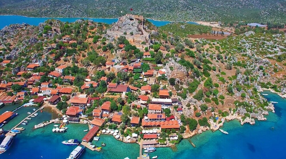 Каш: Leonis Hotel