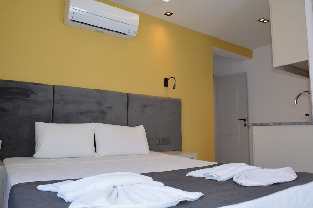 Каш: Leonis Hotel