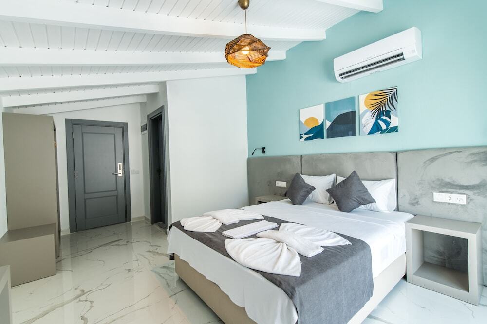 Каш: Leonis Hotel