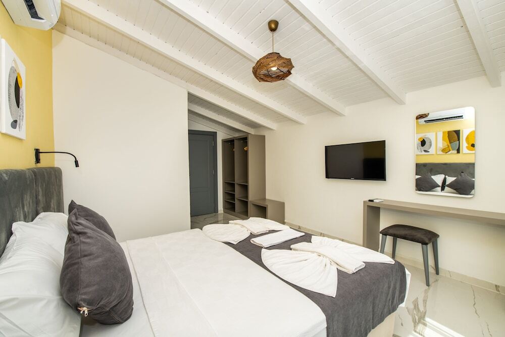 Каш: Leonis Hotel