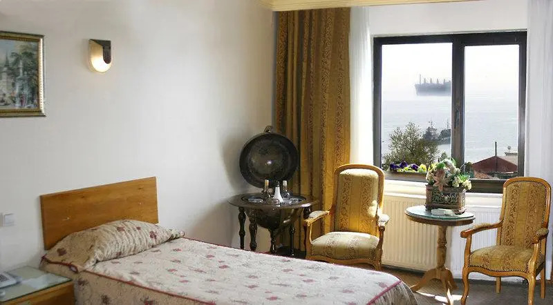 Тургутрейс: Ant Hotel