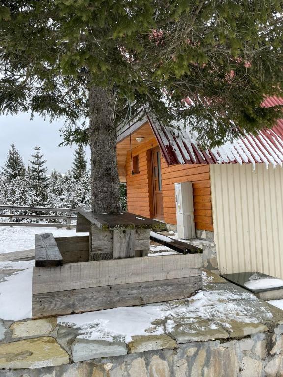 Жабляк: Bungalows Krstajić