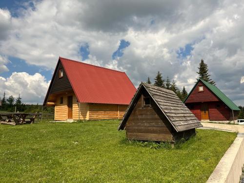 Жабляк: Bungalows Krstajić