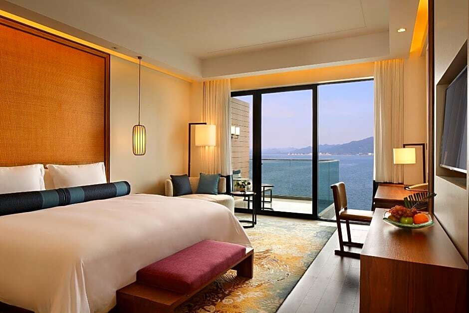 Хуаншань: Crowne Plaza Huangshan Taiping Lake