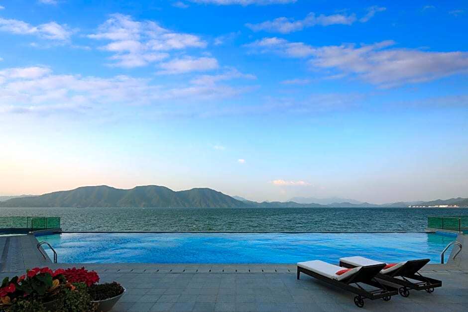 Хуаншань: Crowne Plaza Huangshan Taiping Lake