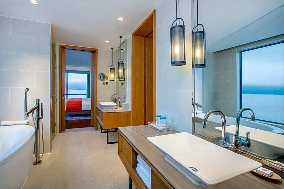 Хуаншань: Crowne Plaza Huangshan Taiping Lake