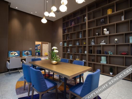 Чанша: Hampton by Hilton Changsha Dongying Square