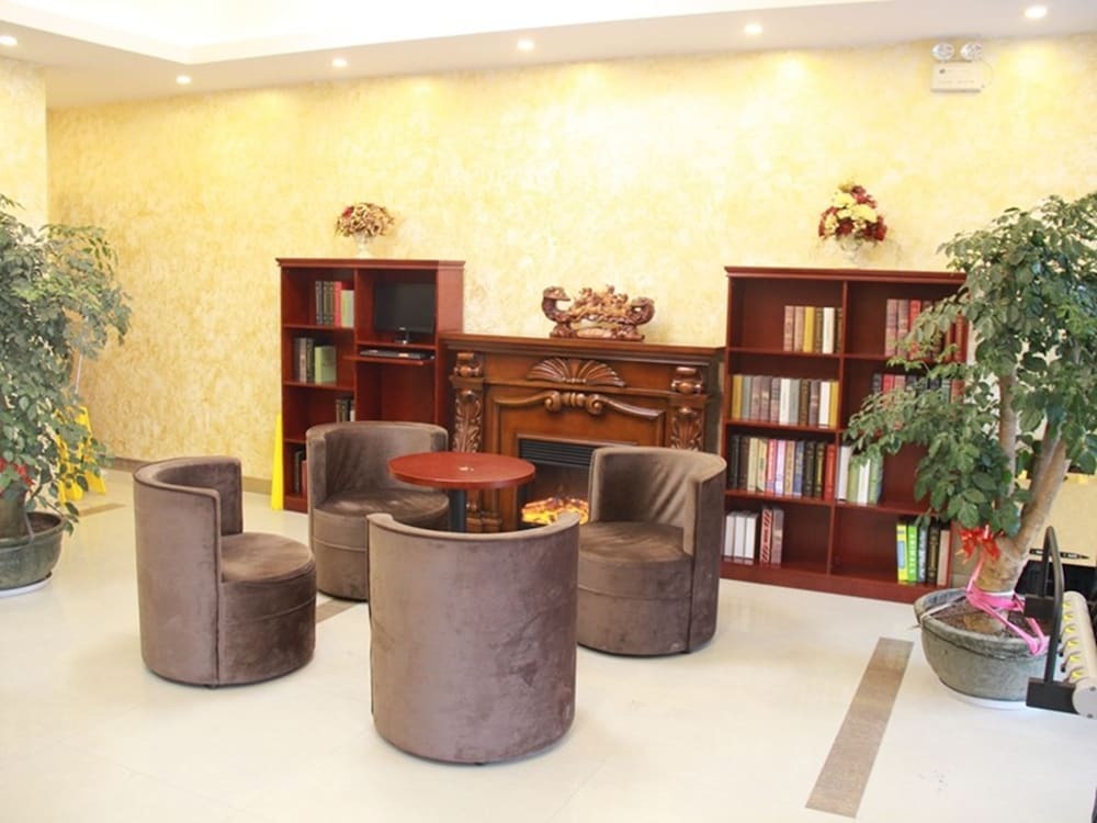 GreenTree Inn Zhenjiang Danyang Wanshan Park Express Hotel — фото 1
