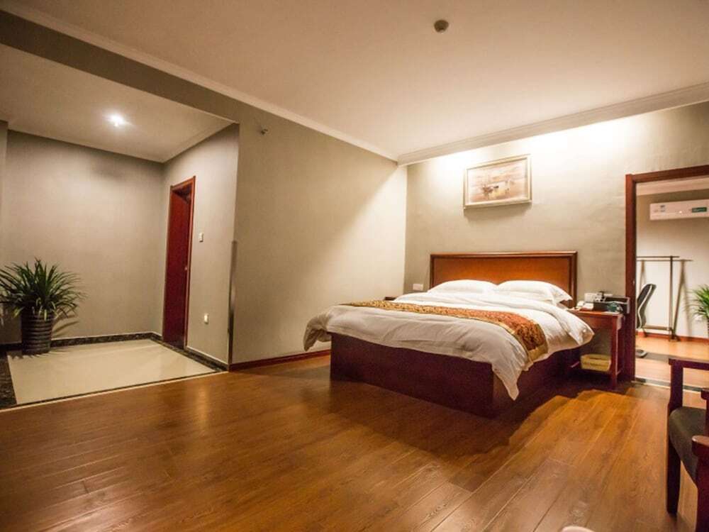 GreenTree Inn Zhenjiang Danyang Wanshan Park Express Hotel — фото 3