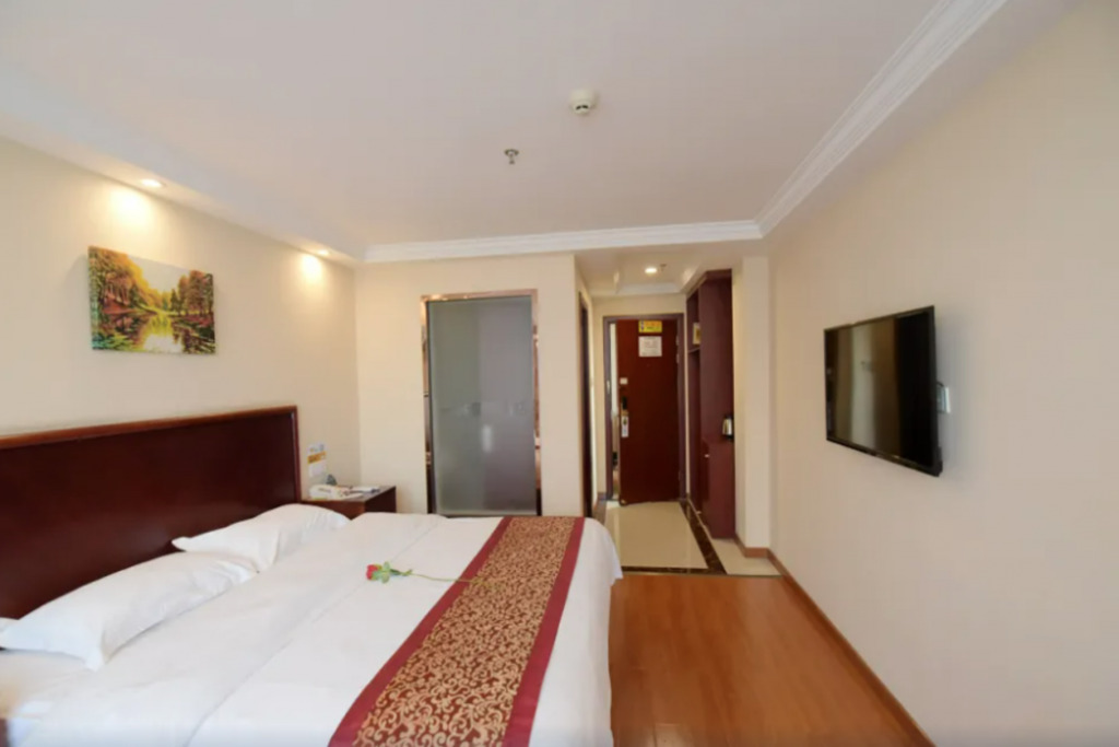 Тайчжоу: GreenTree Inn Taizhou Xinghua City Wuyue Plaza Express Hotel