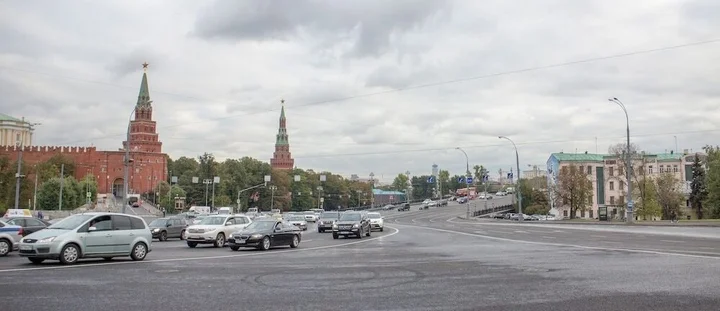 Москва: Пафос на Кремлевской