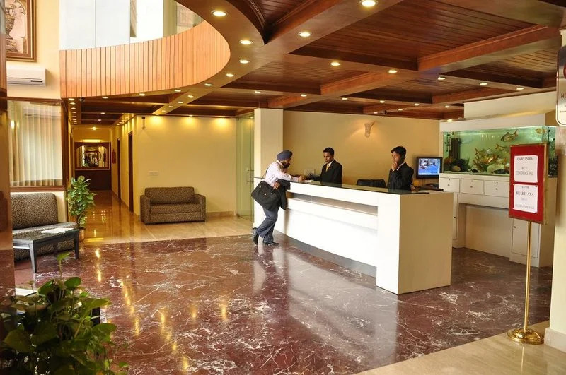 Гуруграм: Royal Retreat, OYO Premium Sikanderpur Metro II