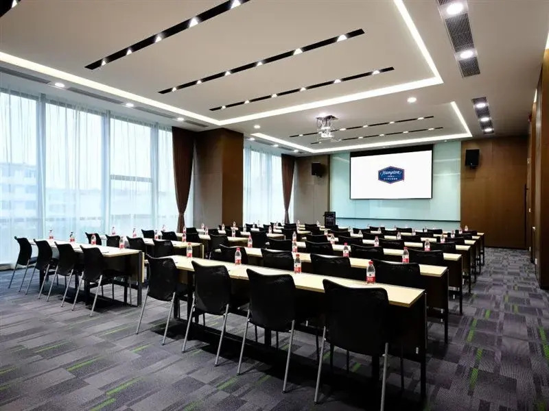 Чжучжоу: Hampton by Hilton Zhuzhou Hongqi Square