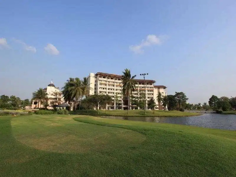 Бангкок: Summit Windmill Golf Residence