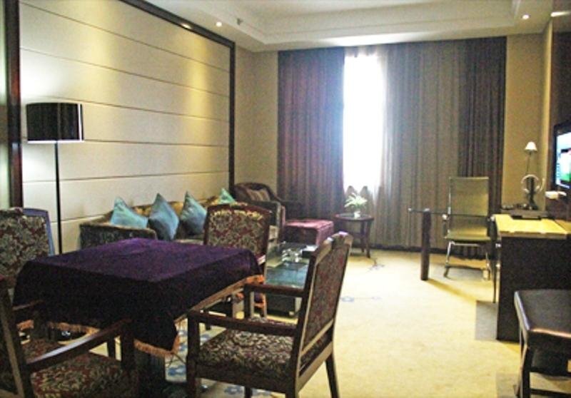 Цюйчжоу: Shi Wai Taoyuan Resort