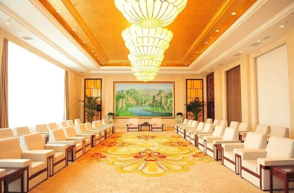Циньхуандао: Holiday Inn Sea View Qinhuangdao